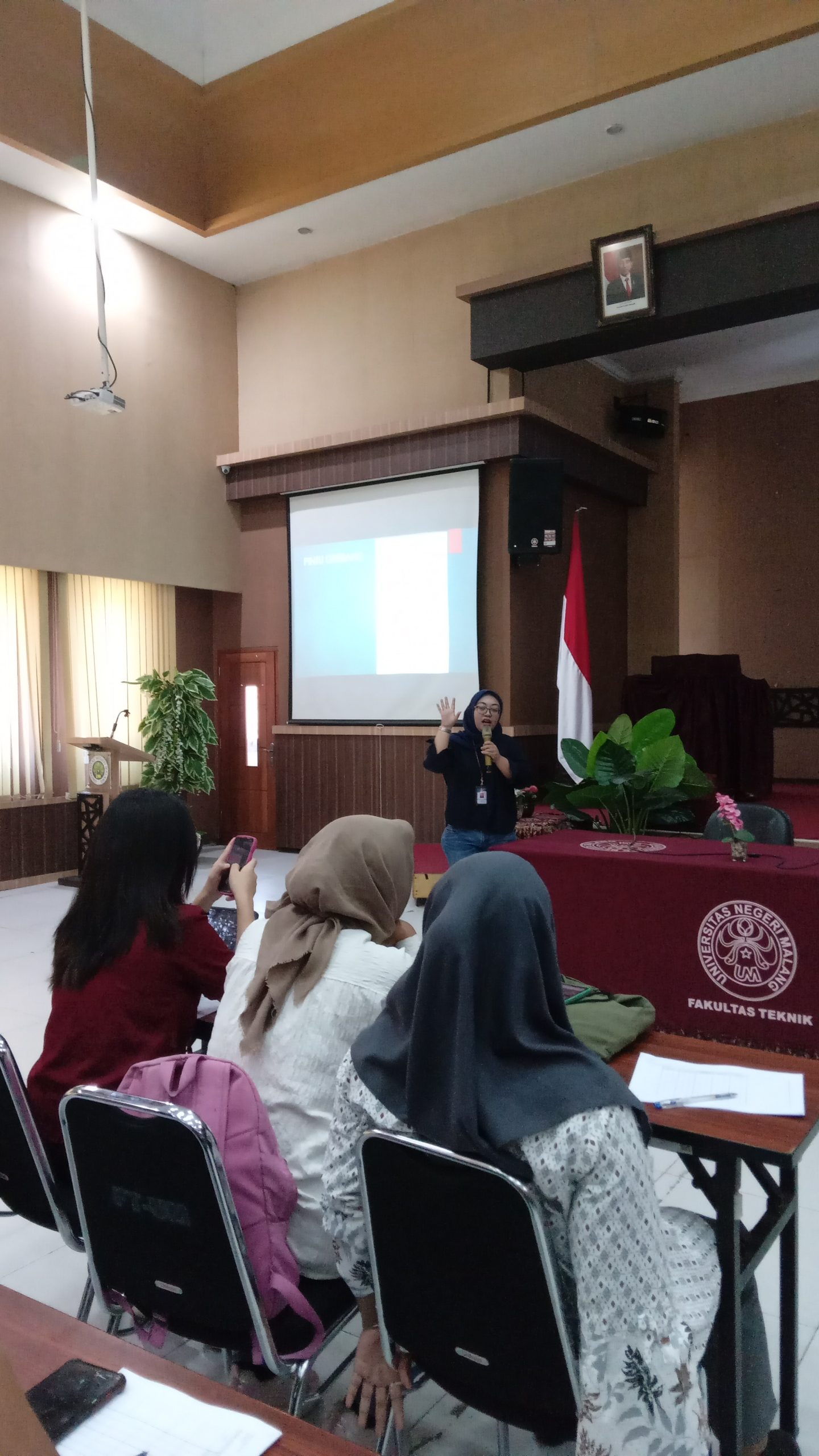 Pelatihan Memasuki Dunia Kerja (Job Coaching) FT dan FIS UM