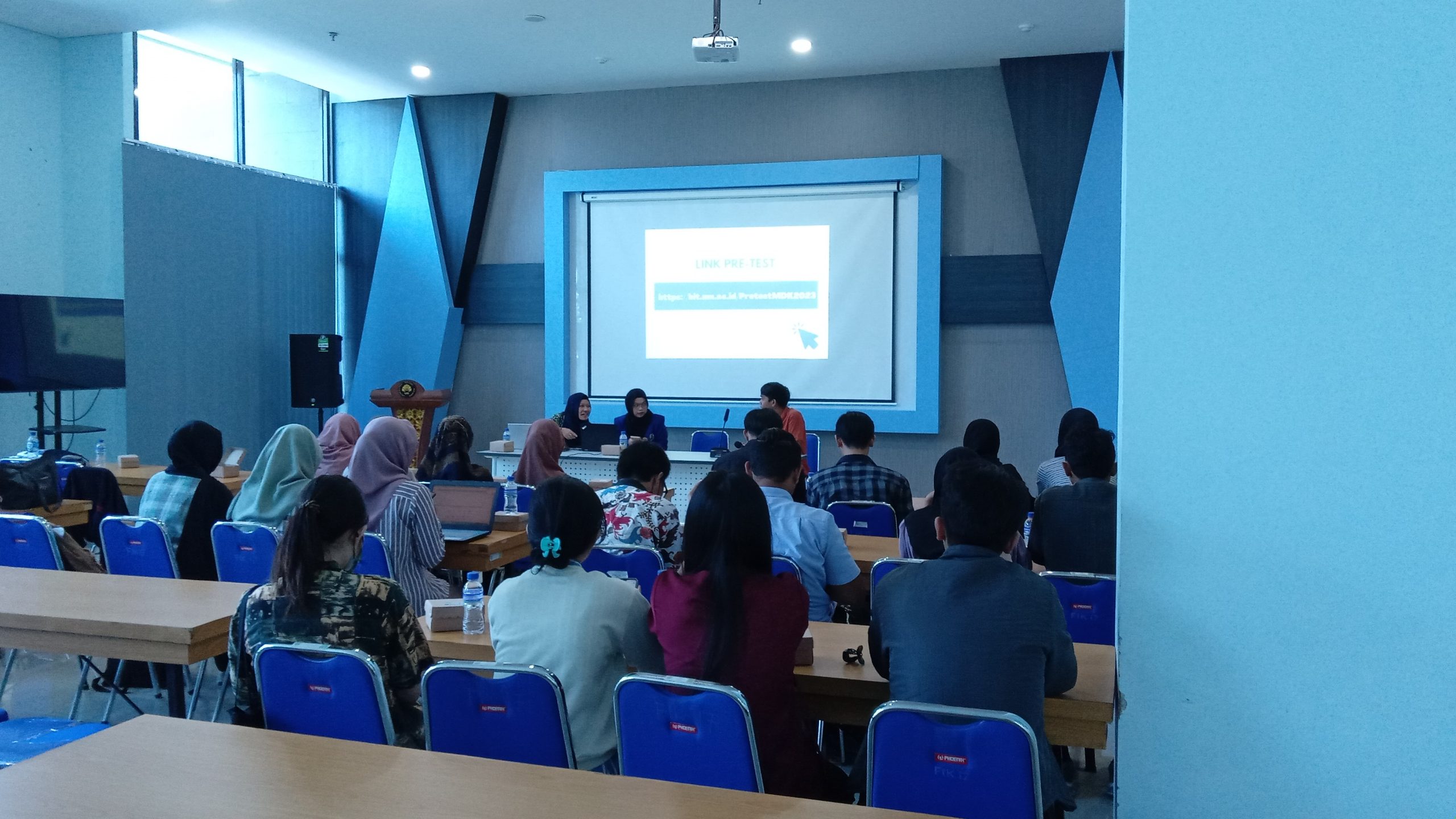 Pelatihan Memasuki Dunia Kerja (Job Coaching) di FIK UM